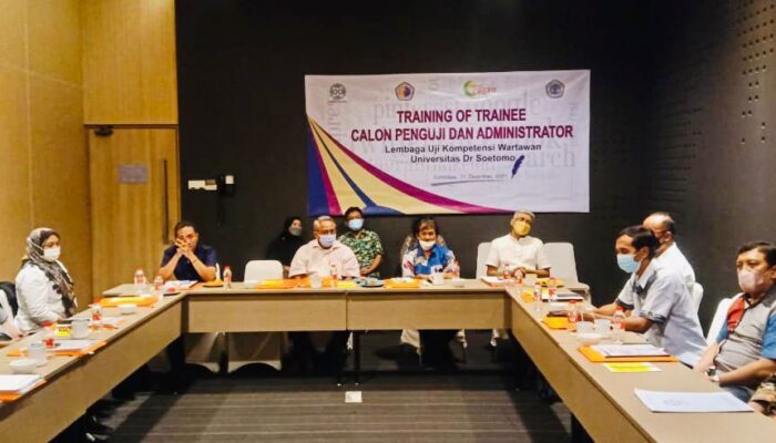 Unitomo Surabaya Pertama dan Satu-satunya Lembaga UKW di Jawa Timur