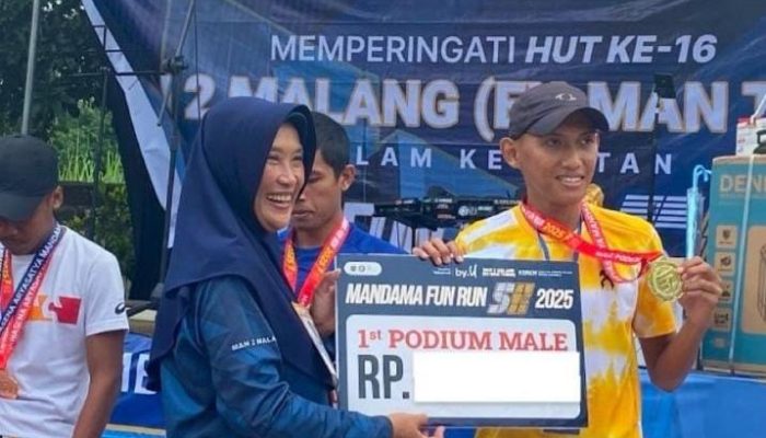 Banggakan Kesatuan, Azriel Wahyu Prajurit TNI Yonarhanud 8 Raih Juara Satu Event Lari Di Malang