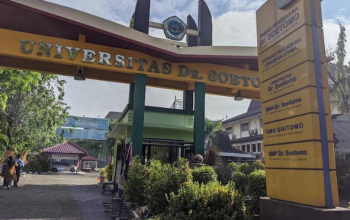 Foto Kampus Universitas Dr. Soetomo Surabaya berlokasi di Nginden, Semolowaru.