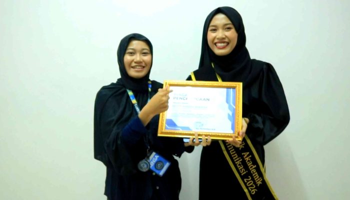 Fikom Unitomo Gelar Yudisium 2025/2026: Bidik Akreditasi Unggul dan Kukuhkan Ketty Andira Sharon sebagai Wisudawan dengan IPK Terbaik