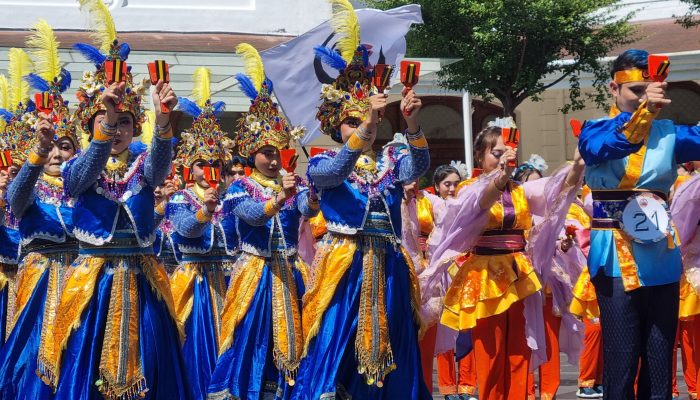 Perkuat Sister City, Pemkot Surabaya Sukses Gelar Festival Remo Yosakoi 2026