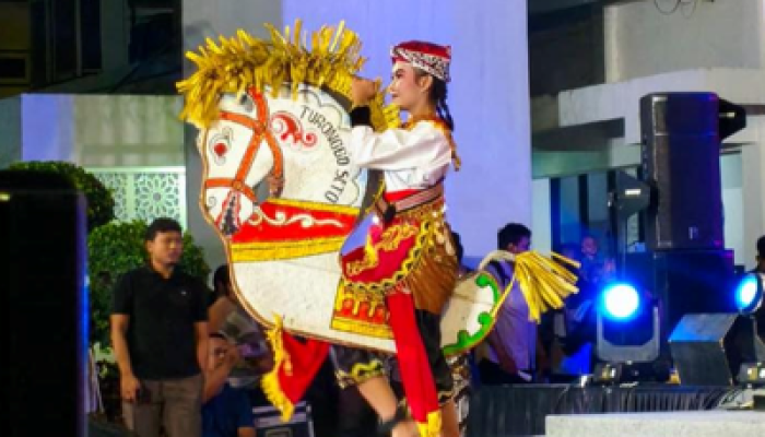 Tari Jaranan Meriahkan Festival Seni Lintas Budaya 2026 di Surabaya