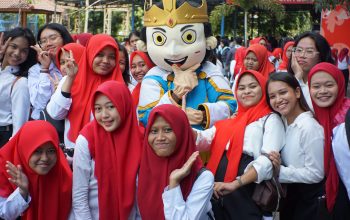 Universitas Dr. Soetomo Luncurkan Maskot “Narapati Soemala” Jelang PKKMB 2026