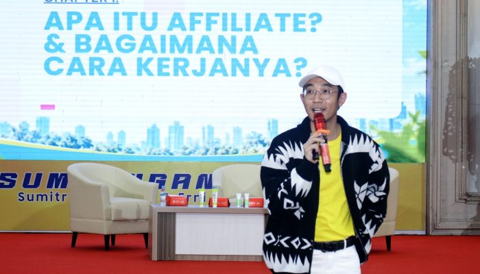 Angkat Tema “Turn Your Content into Income”, Azarine Acnedemic Dorong Mahasiswa Unitomo Jadi Affiliator