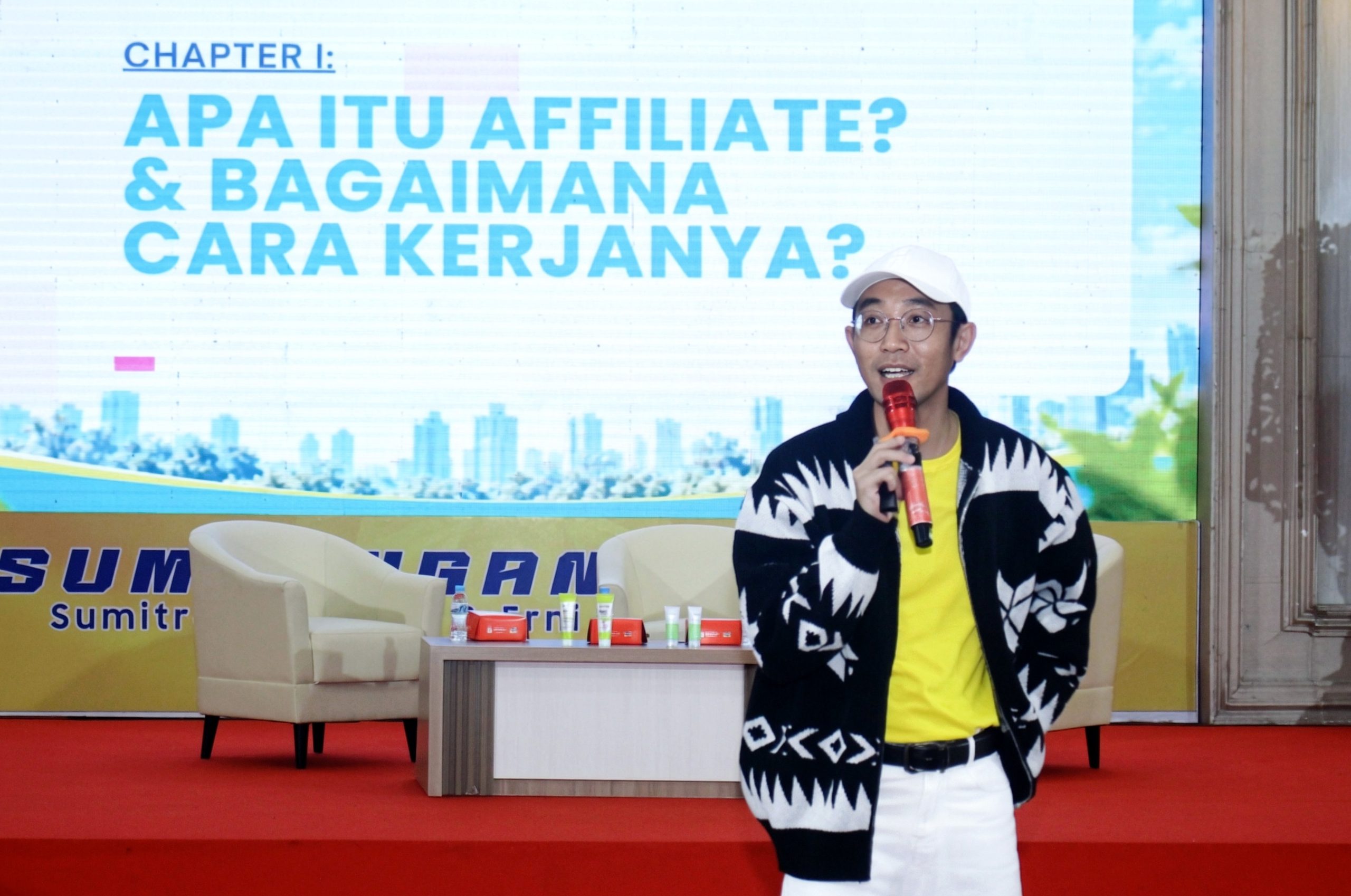 Yugo Artono, guest star Azarine Acnedemic Goes to Campus